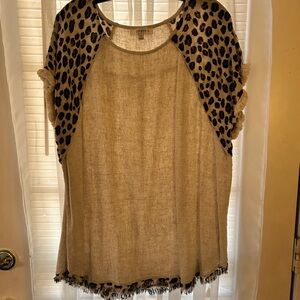 Umgee Beige Textured Top